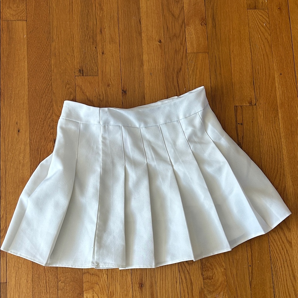 White Pleated Mini Skirt - L